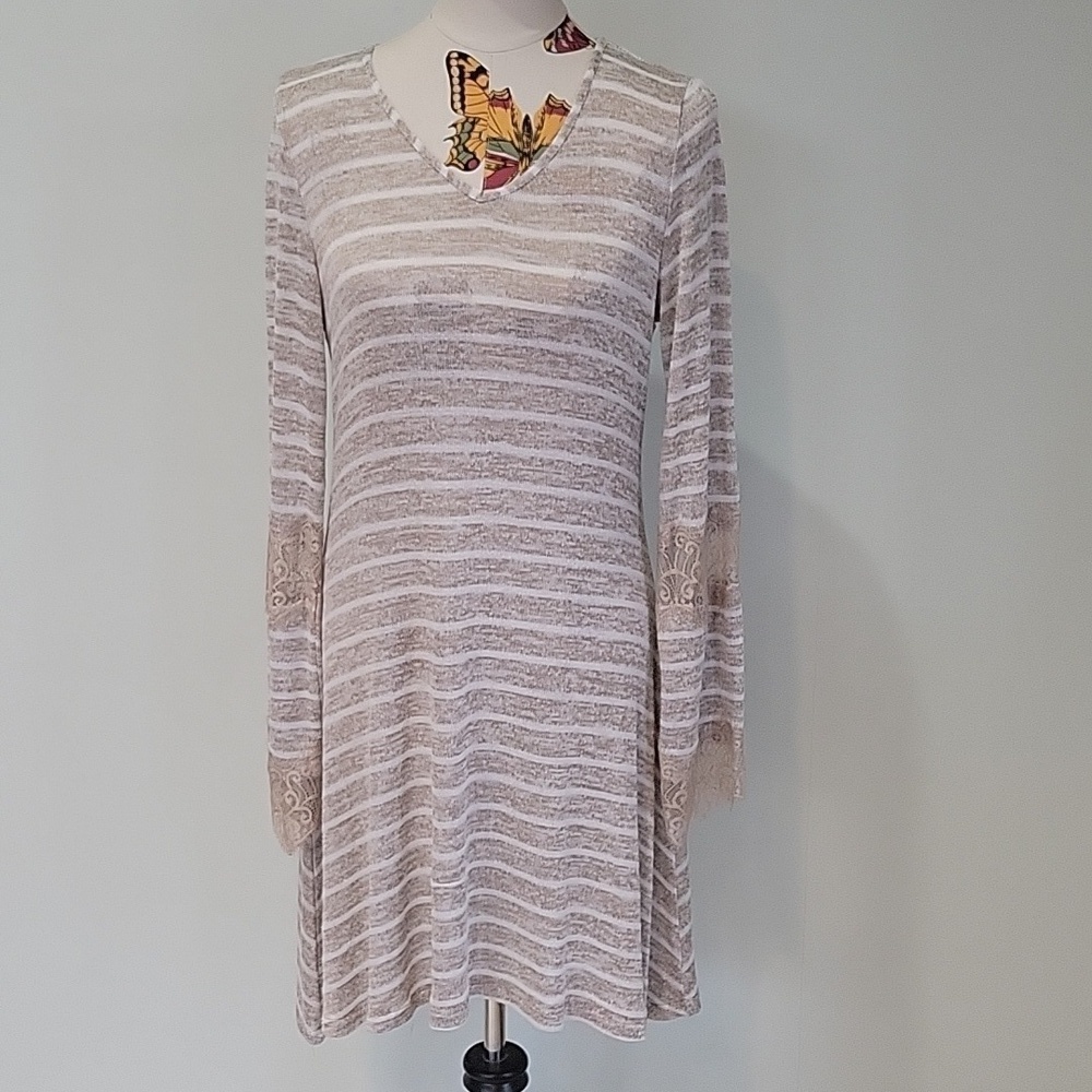 J GEE striped dress with lace on sleeves.  Size is Large.